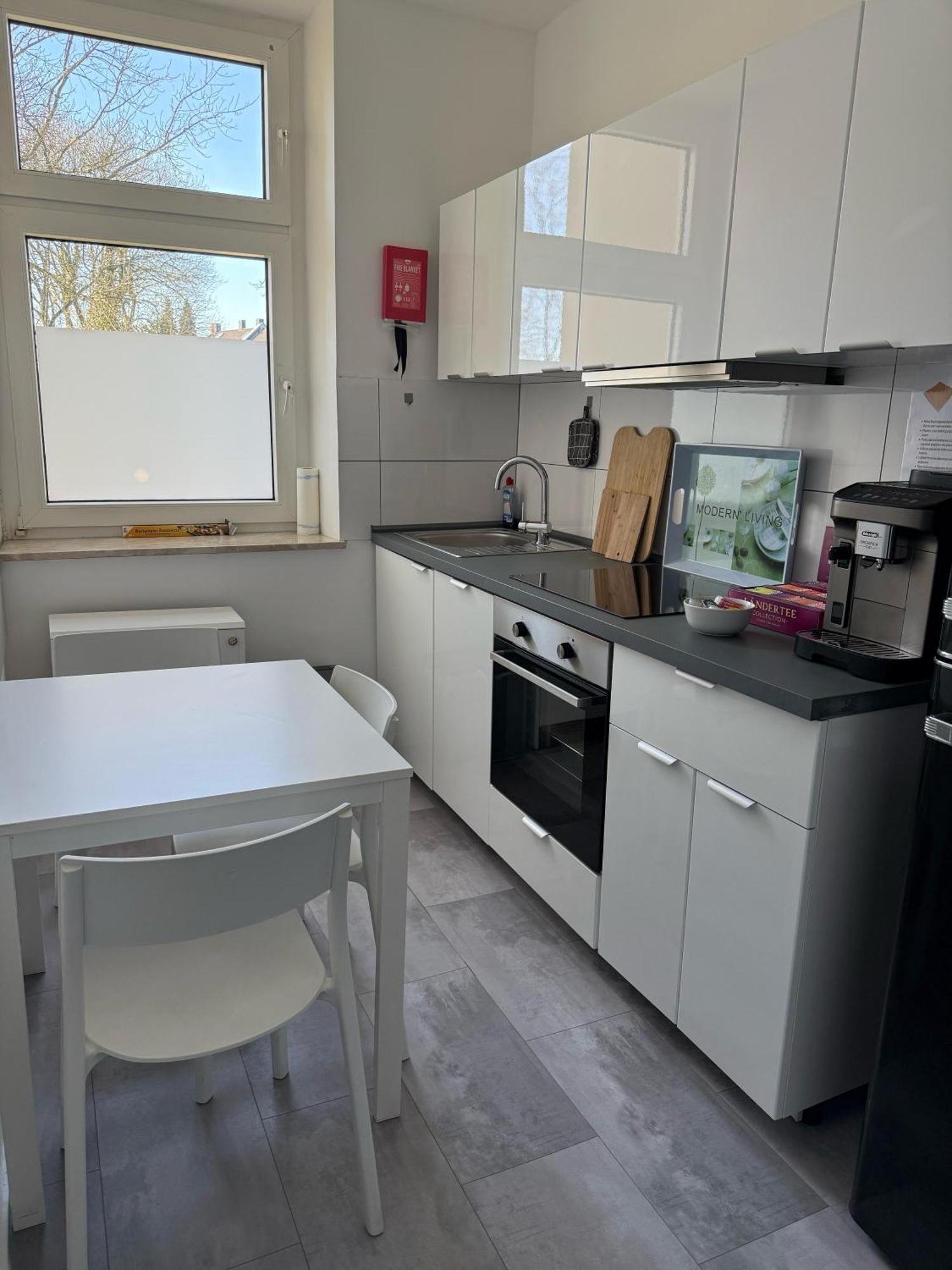Freshly Renovated City Apartments Essen Kitchen Wifi Near Duesseldorf Airport Экстерьер фото